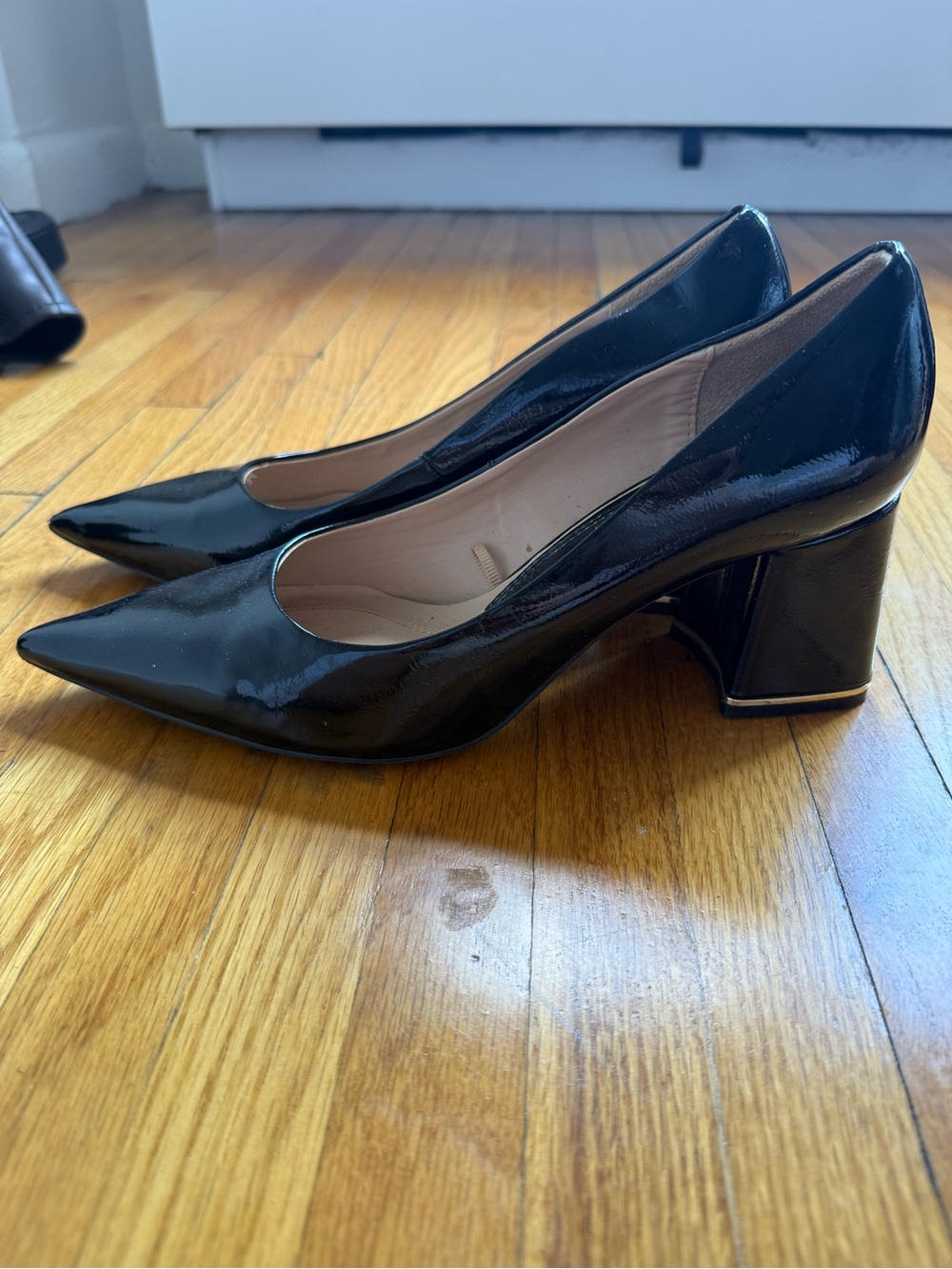 Black Patent Leather Pointed Toe Block Heel Pumps EU 39 / US 8-8.5